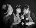 Prost, de Damen